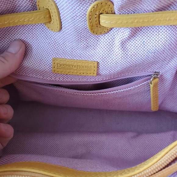 Dooney and Bourke large tote - Picture 6 of 7